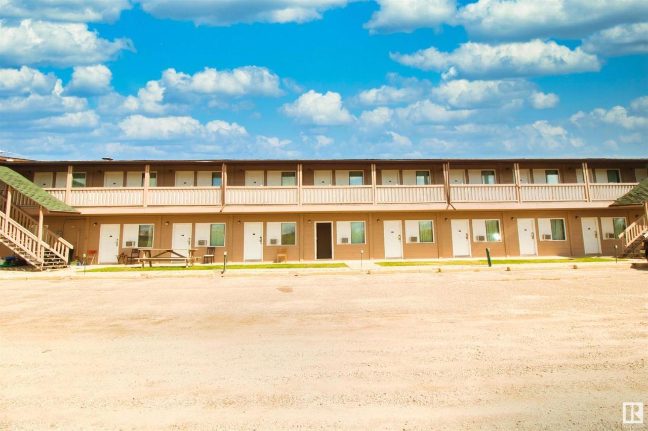 Kings Court Motel Cold Lake Ngoại thất bức ảnh